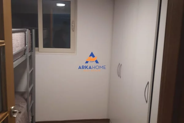 Shtepi me qera Apartament ne Tirane, 2+1, Mobilimi E mobiluar, Pagesa 470  Euro.