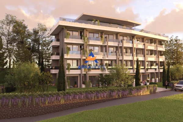 Ambiente Commerciale in Affitto 5+1 a Himara - 21,000 Euro