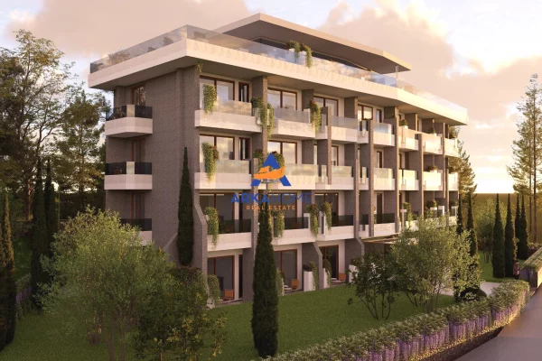 Ambient biznesi ne shitje 5+1 ne Himare - 5,900,000 Euro