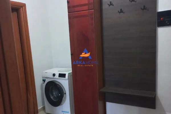 Shtepi me qera Apartament ne Tirane, 1+1, Mobilimi E mobiluar, Pagesa 523  Euro.