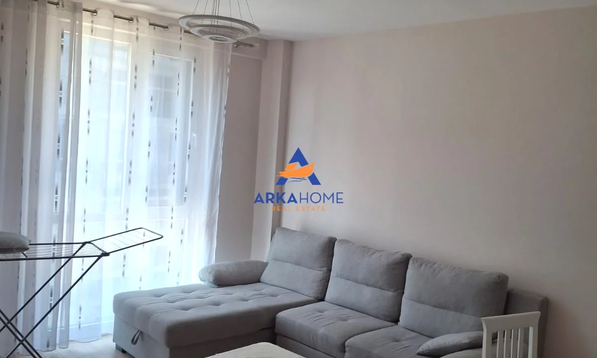 Shtepi me qera Apartament ne Tirane, 2+1, Mobilimi E mobiluar, Pagesa 699  Euro.