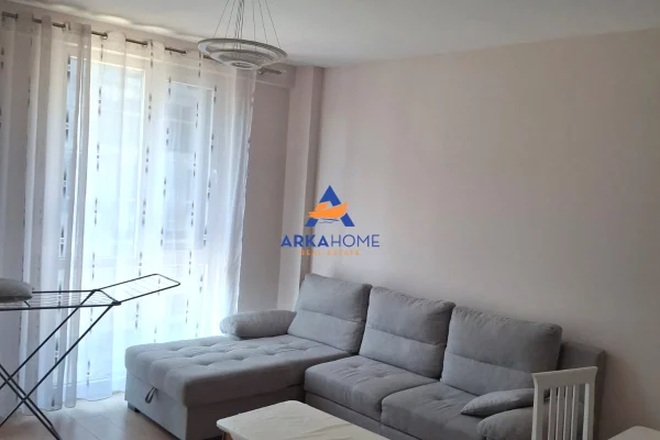 Shtepi me qera 2+1 ne Tirane - 699 Euro