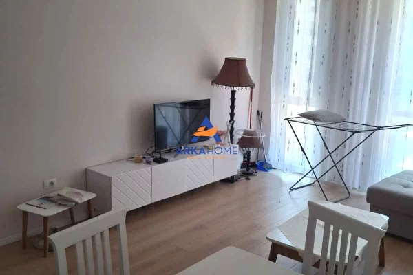 Shtepi me qera Apartament ne Tirane, 2+1, Mobilimi E mobiluar, Pagesa 699  Euro.