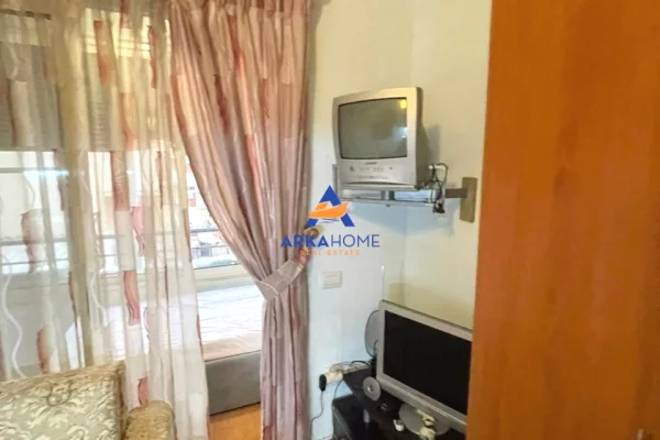 Shtepi me qera Apartament ne Tirane, 1+1, Mobilimi E mobiluar, Pagesa 313  Euro.