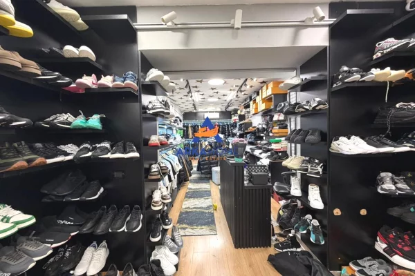 Ambient biznesi ne shitje 1+1 ne Tirane - 5,200 Euro