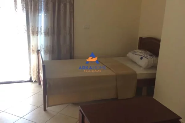 Shtepi me qera Apartament ne Tirane, 3+1, Mobilimi E mobiluar, Pagesa 750  Euro.