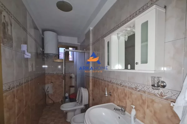 Shtepi me qera Apartament ne Tirane, 2+1, Mobilimi E mobiluar, Pagesa 700  Euro.