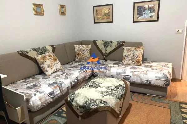 JEPET APARTAMENT ME QERA 2+1+BALLKON "PRANE LIQENIT ARTIFICIAL" 65000 LEKE