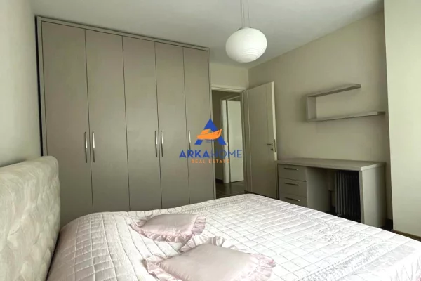 Shtepi me qera Apartament ne Tirane, 2+1, Mobilimi E mobiluar, Pagesa 1,500  Euro.