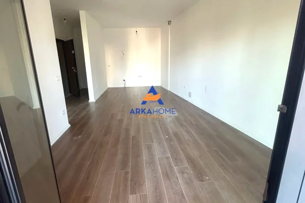 Ambiente Commerciale in Affitto 1+1 a Tirana - 1,000 Euro