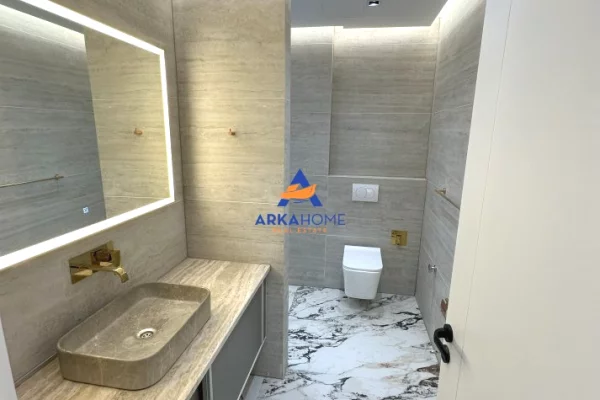 Appartamento in affitto a Tirana 2+1, Arredato