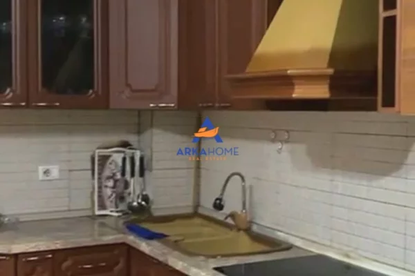 Shtepi me qera Apartament ne Tirane, 2+1, Mobilimi E mobiluar, Pagesa 625  Euro.