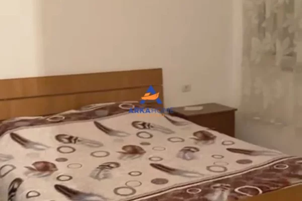 Shtepi me qera Apartament ne Tirane, 2+1, Mobilimi E mobiluar, Pagesa 625  Euro.