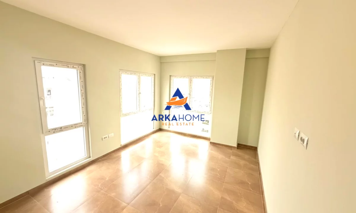 Shtepi me qera Apartament ne Tirane, 2+1, Mobilimi Bosh, pa mobiluar, Pagesa 900  Euro.