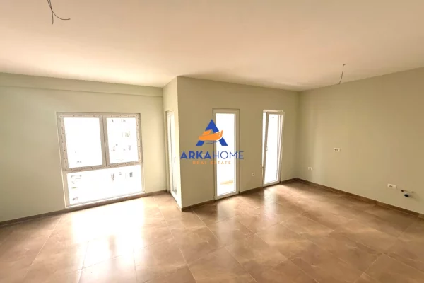 Shtepi me qera Apartament ne Tirane, 2+1, Mobilimi Bosh, pa mobiluar, Pagesa 900  Euro.
