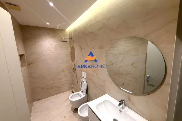 Shtepi me qera Apartament ne Tirane, 2+1, Mobilimi Bosh, pa mobiluar, Pagesa 900  Euro.