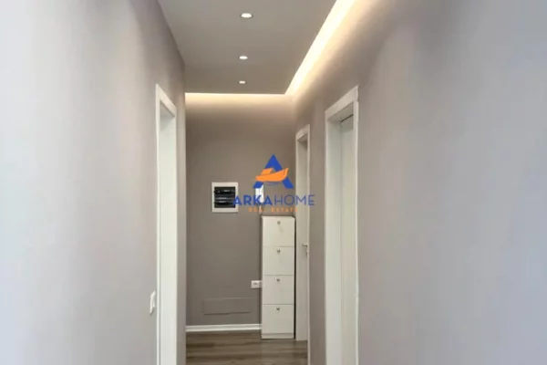 Shtepi me qera Apartament ne Tirane, 2+1, Mobilimi E mobiluar, Pagesa 930  Euro.