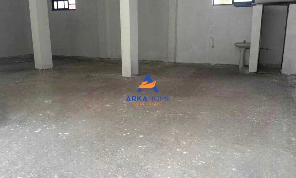 JEPET ME QERA MAGAZINE 180M2 "TE 21 DHJETORI" 90000 LEKE