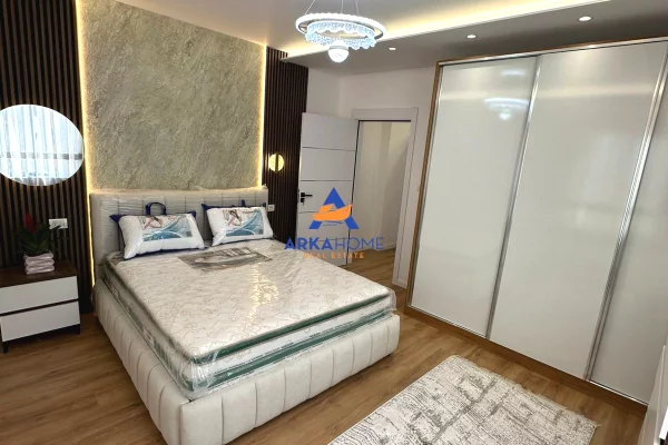 Appartamento in vendita a Tirana 2+1, Arredato