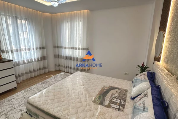 Appartamento in vendita a Tirana 2+1, Arredato