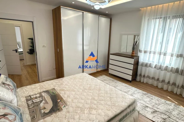 Appartamento in vendita a Tirana 2+1, Arredato