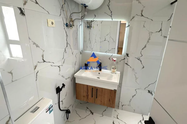 Appartamento in vendita a Tirana 2+1, Arredato