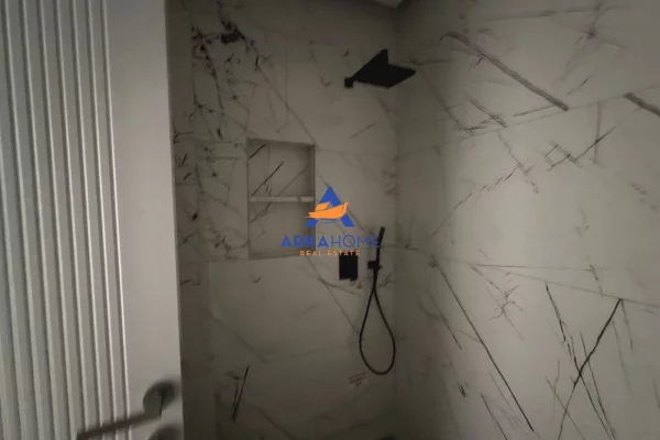 Appartamento in vendita a Tirana 1+1, Vuoto