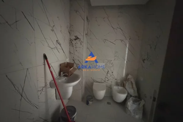 Appartamento in vendita a Tirana 1+1, Vuoto