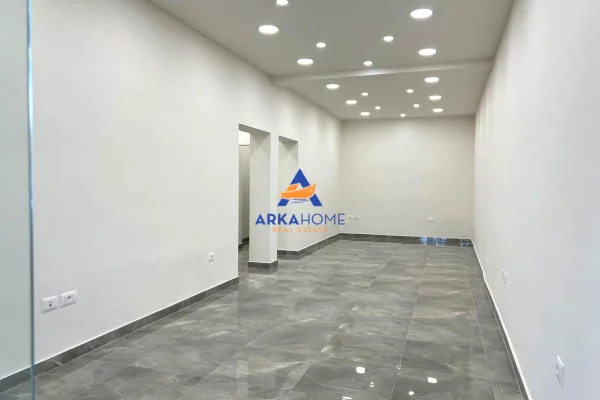 JEPET ME QERA AMBIENT BIZNESI BUZE RRUGE "TEK STADIUMI DINAMO" 2500 EURO