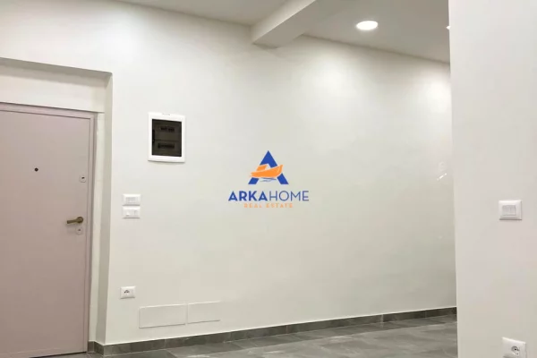 JEPET ME QERA AMBIENT BIZNESI BUZE RRUGE "TEK STADIUMI DINAMO" 2500 EURO