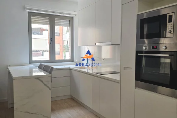Shtepi me qera Apartament ne Tirane, 2+1, Mobilimi E mobiluar, Pagesa 1,253  Euro.