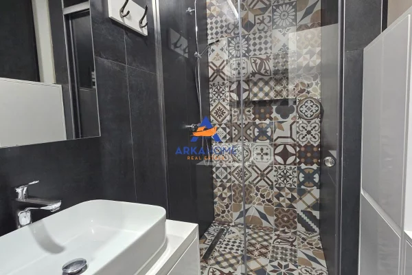 Shtepi me qera Apartament ne Tirane, 2+1, Mobilimi E mobiluar, Pagesa 1,253  Euro.