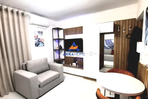 Shtepi ne shitje Apartament ne Tirane, Garsoniere, Mobilimi E mobiluar, Pagesa 88,000  Euro.