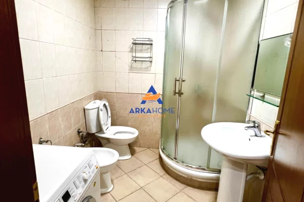 Shtepi me qera Apartament ne Tirane, 1+1, Mobilimi E mobiluar, Pagesa 574  Euro.