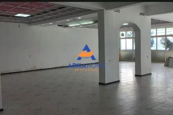 JEPET ME QERA MAGAZINE "PRANE BULEVARDIT TE RI" 900 EURO NETO