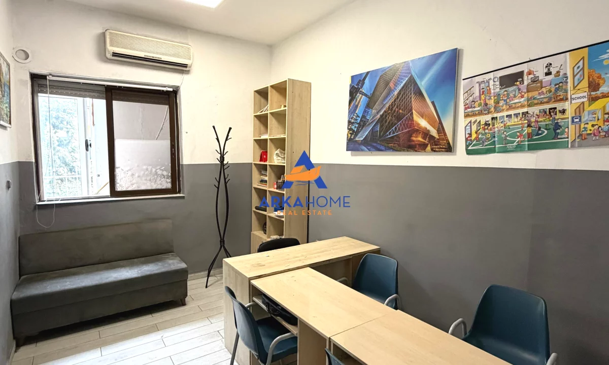 JEPET ME QERA AMBJENT BIZNESI "TEK LSI,BLLOK" 85.000 LEKE