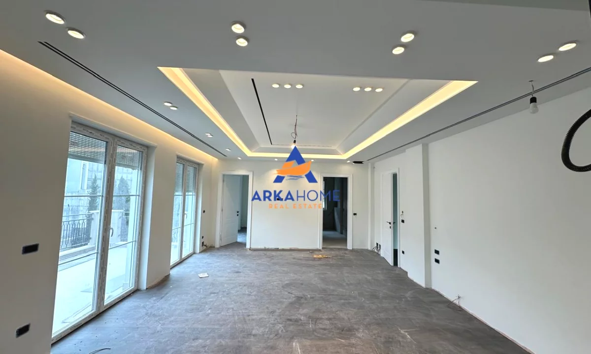 Luxury villas for sale in Tirana 4+1, Emty