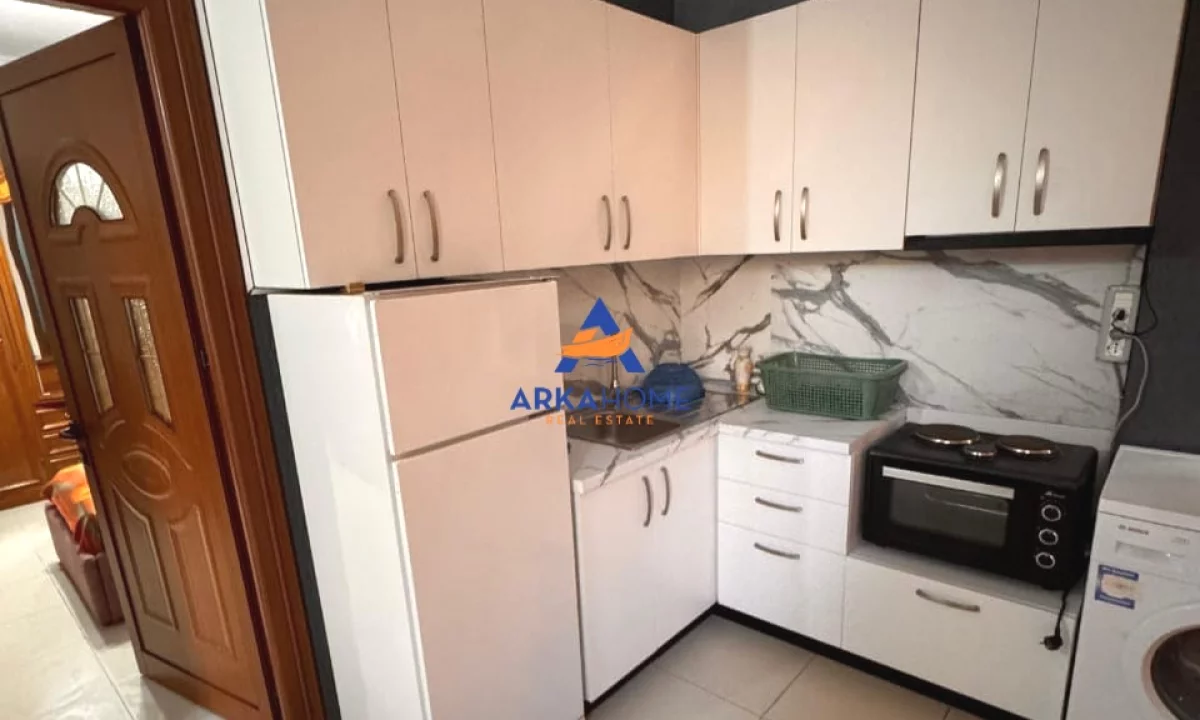 Shtepi me qera Apartament ne Tirane, Garsoniere, Mobilimi E mobiluar, Pagesa 313  Euro.