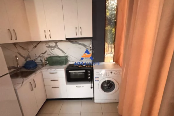 Shtepi me qera Apartament ne Tirane, Garsoniere, Mobilimi E mobiluar, Pagesa 313  Euro.