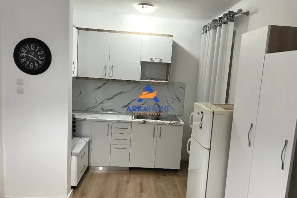 Shtepi me qera Apartament ne Tirane, 1+1, Mobilimi E mobiluar, Pagesa 470  Euro.