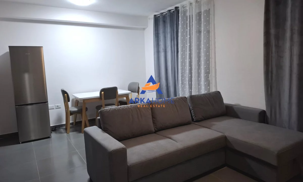 Shtepi me qera Apartament ne Tirane, 3+1, Mobilimi E mobiluar, Pagesa 679  Euro.