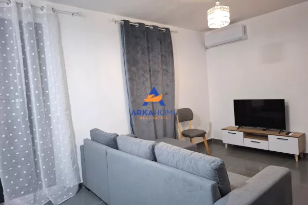 Shtepi me qera Apartament ne Tirane, 3+1, Mobilimi E mobiluar, Pagesa 679  Euro.