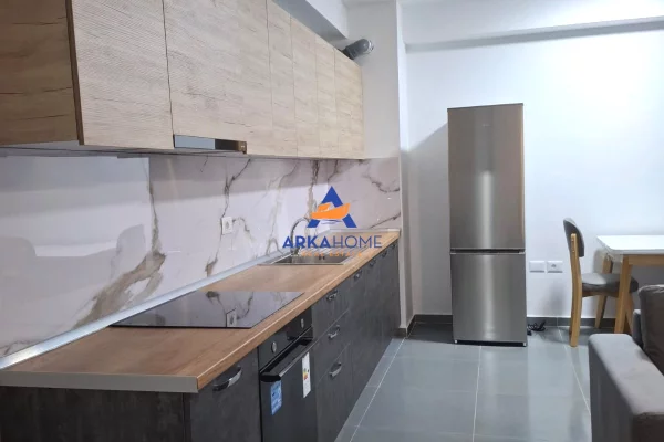 Shtepi me qera Apartament ne Tirane, 3+1, Mobilimi E mobiluar, Pagesa 679  Euro.