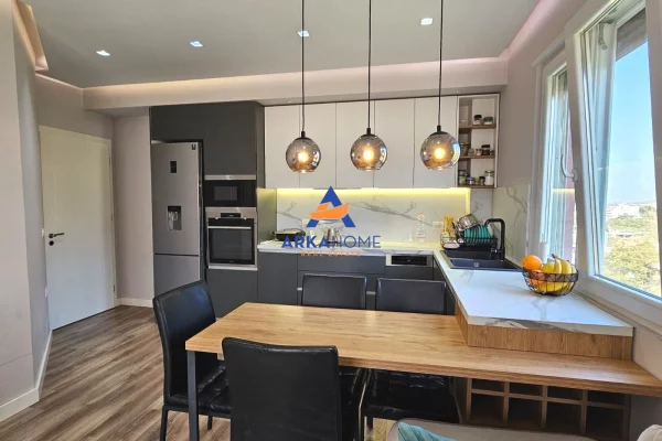 Shtepi ne shitje Apartament ne Tirane, 2+1, Mobilimi E mobiluar, Pagesa 145,000  Euro.