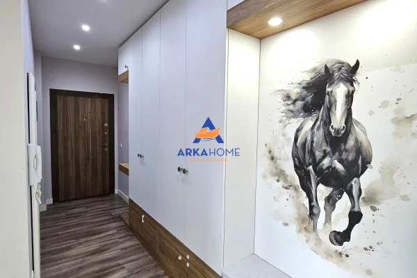 Shtepi ne shitje Apartament ne Tirane, 2+1, Mobilimi E mobiluar, Pagesa 145,000  Euro.