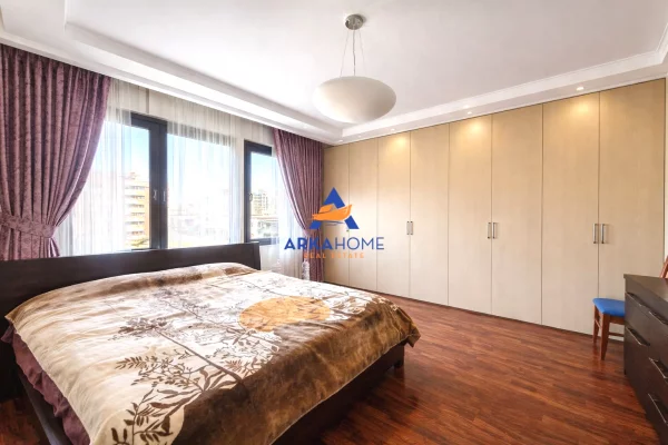 Shtepi ne shitje Apartament ne Tirane, 3+1, Mobilimi E mobiluar, Pagesa 650,000  Euro.