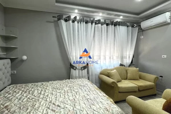 Shtepi me qera Apartament ne Tirane, Garsoniere, Mobilimi E mobiluar, Pagesa 366  Euro.