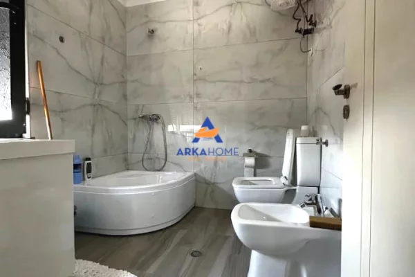 Shtepi me qera Apartament ne Tirane, Garsoniere, Mobilimi E mobiluar, Pagesa 366  Euro.