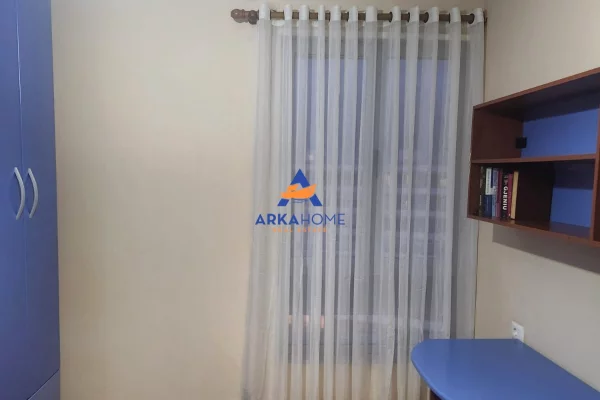 Shtepi me qera Apartament ne Tirane, 1+1, Mobilimi E mobiluar, Pagesa 596  Euro.