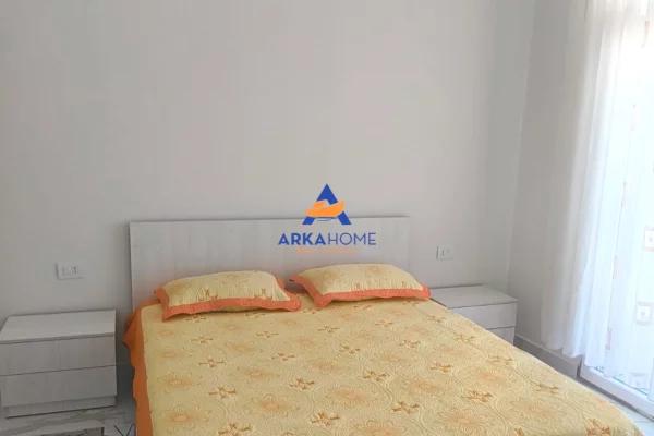 Shtepi me qera Apartament ne Tirane, 1+1, Mobilimi E mobiluar, Pagesa 523  Euro.